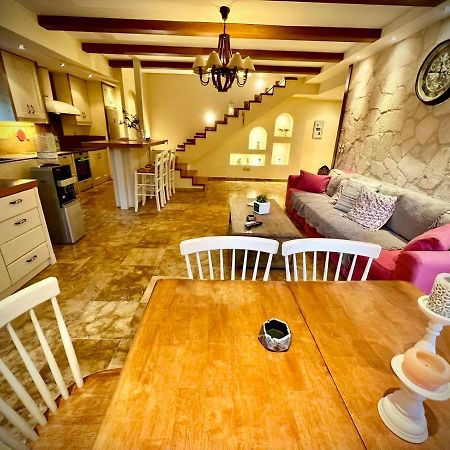 Ένας Ευχάριστος Χώρος Με Πισίνα Villa Porto Rafti Bagian luar foto