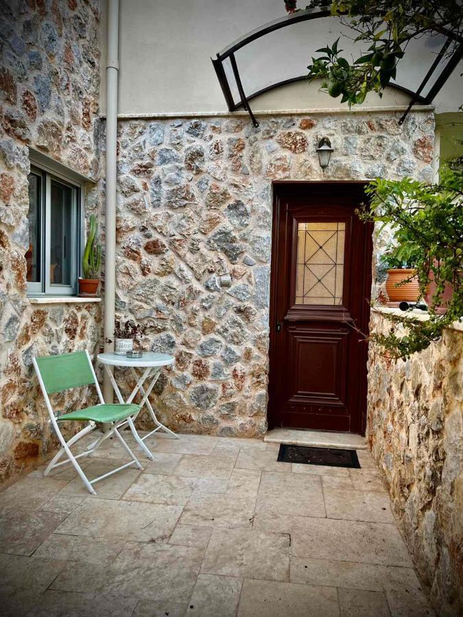Ένας Ευχάριστος Χώρος Με Πισίνα Villa Porto Rafti Bagian luar foto