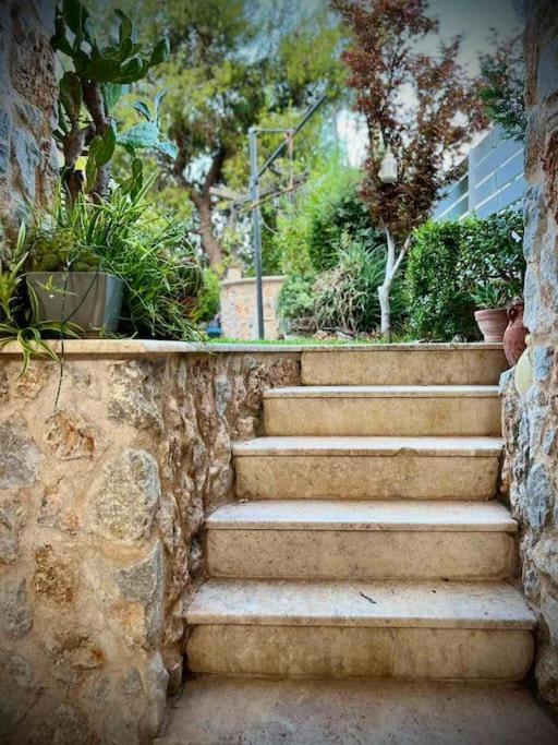 Ένας Ευχάριστος Χώρος Με Πισίνα Villa Porto Rafti Bagian luar foto
